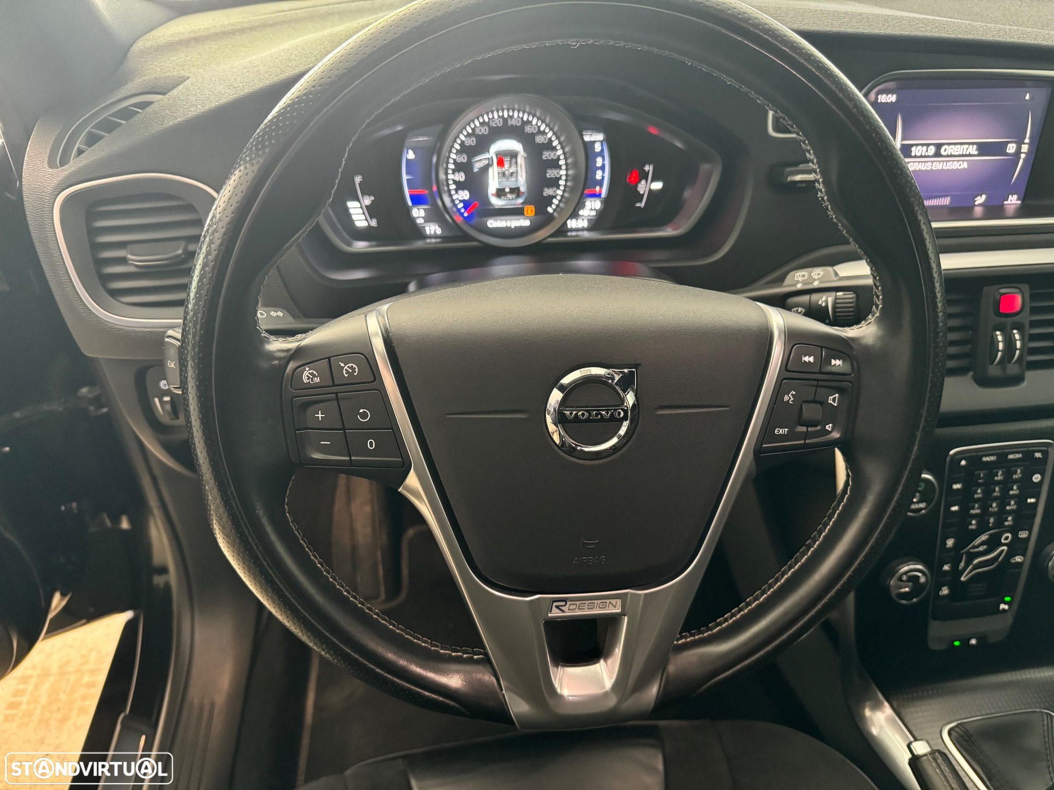 Volvo V40 2.0 D2 R-Design - 17