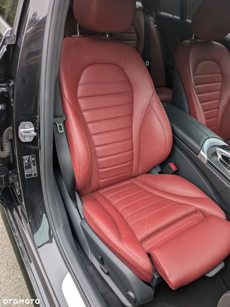 Mercedes-Benz Klasa C 250 d 4Matic 9G-TRONIC AMG Line - 27