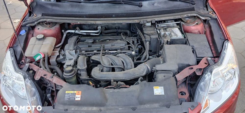 Ford Focus 1.6 16V Ghia - 28