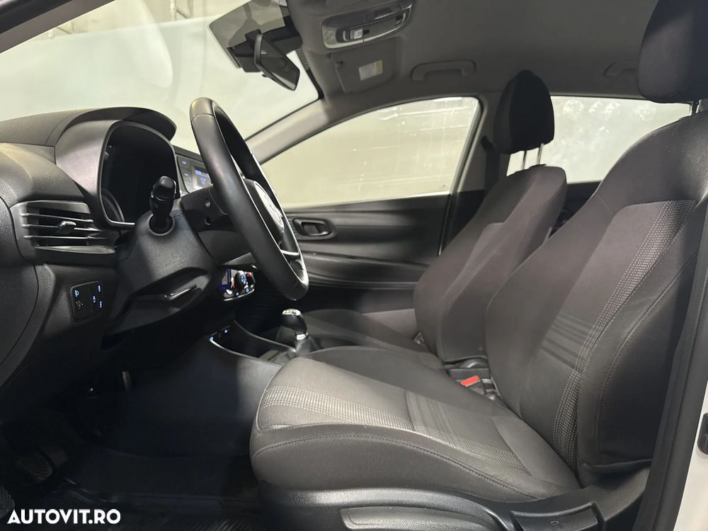 Hyundai i20 - 20