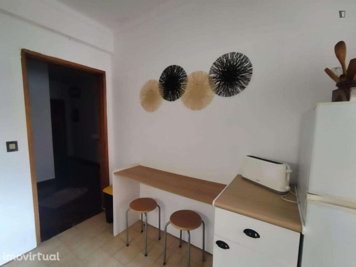 Quarto - localizado em Baixa de Santa Clara Coimbra - Grande imagem: 4/12