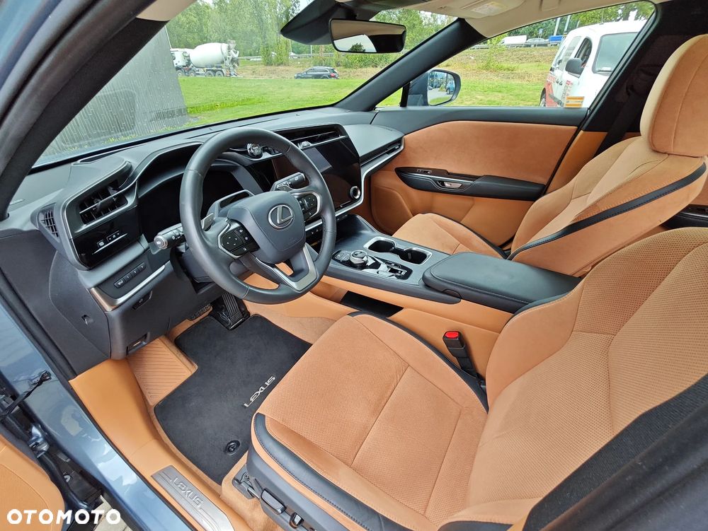 Lexus RZ 450e Omotenashi DIRECT4 - 3