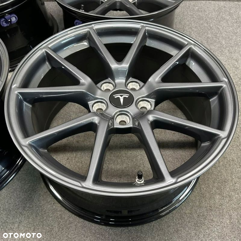 KOMPLET FELG TESLA MODEL 3 LIFT 18” 18 TPMS BLUETOOTH - 4