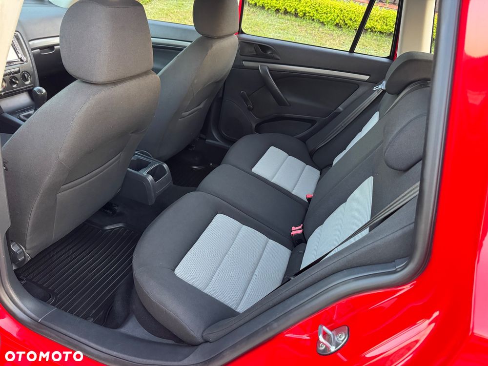 Skoda Octavia 1.6 Combi Ambiente - 25