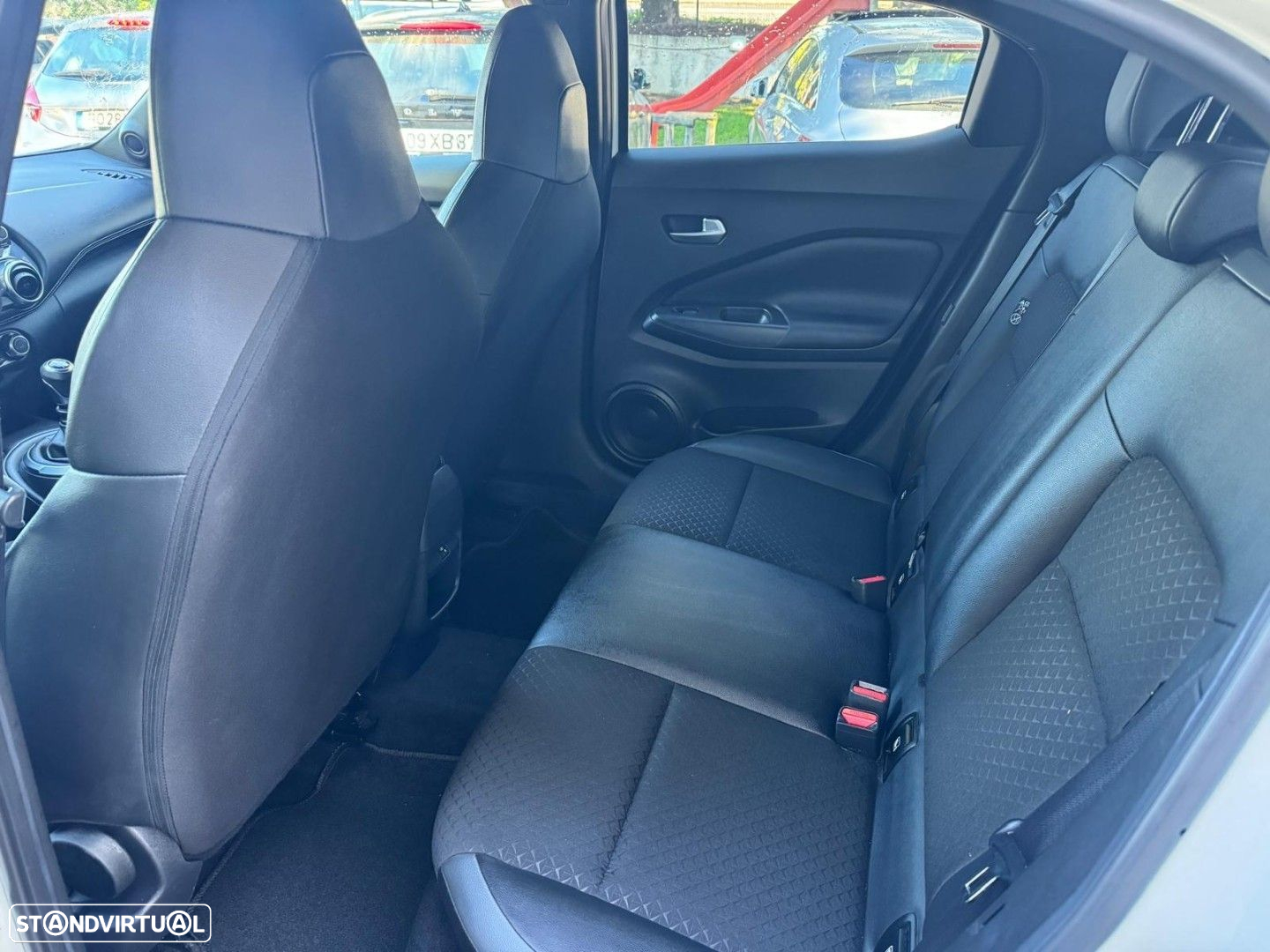 Nissan Juke 1.0 DIG-T N-Connecta - 10