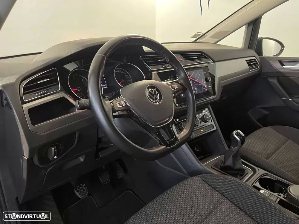 VW Touran 2.0 TDI Confortline - 13