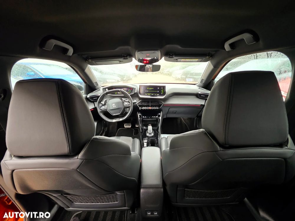 Peugeot 2008 PureTech 130 EAT8 GT - 18