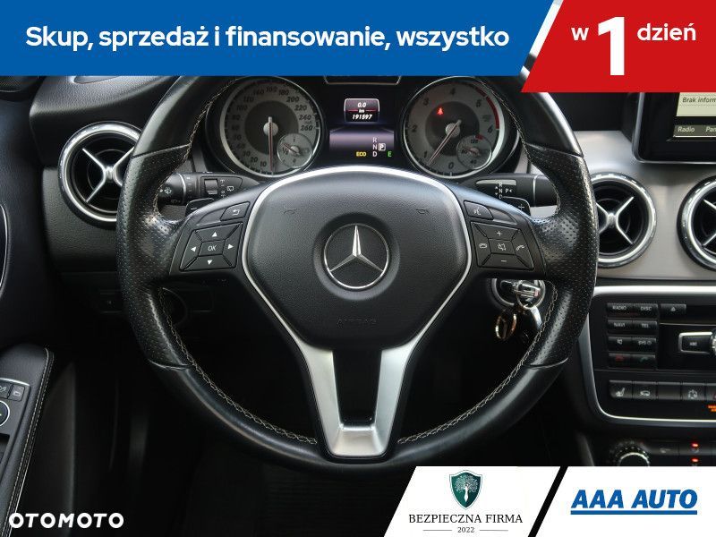 Mercedes-Benz GLA - 17