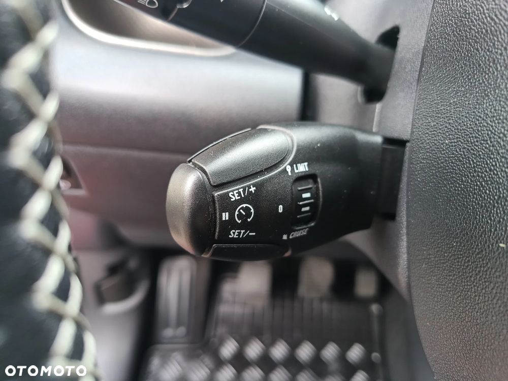 Citroën C3 Picasso 1.4i Attraction - 13