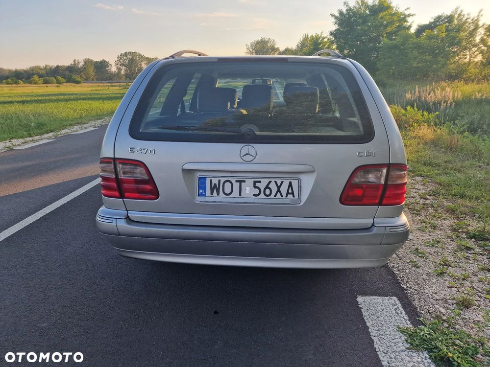 Mercedes-Benz Klasa E - 26