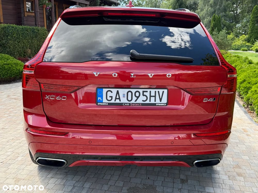 Volvo XC 60 B4 D AWD R-Design - 4