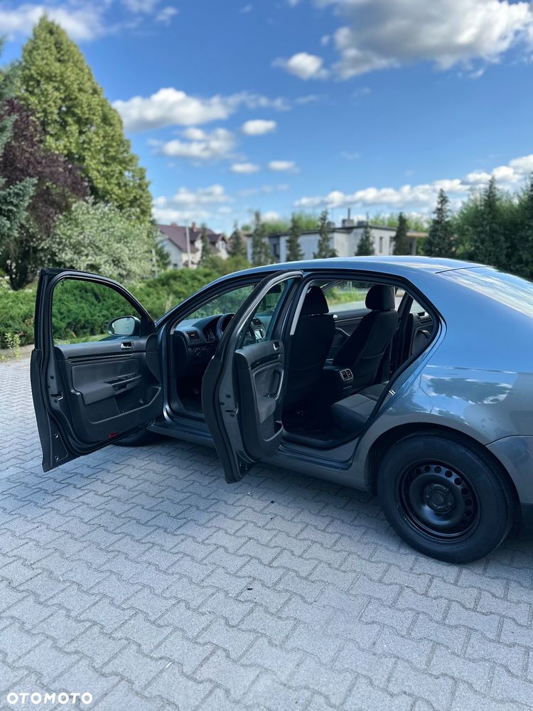 Volkswagen Jetta 1.6 TDI Comfortline - 7