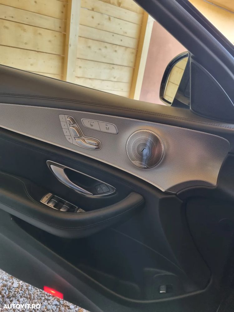 Mercedes-Benz E 220 d T-Modell 4MATIC Aut. - 3