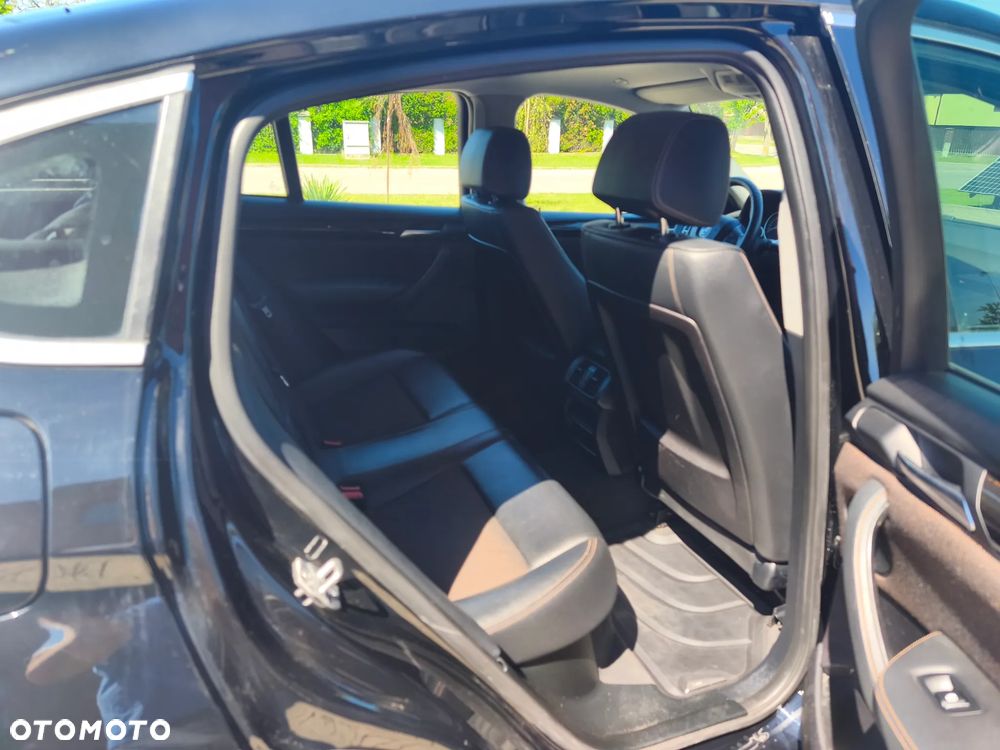 BMW X4 xDrive20i - 11