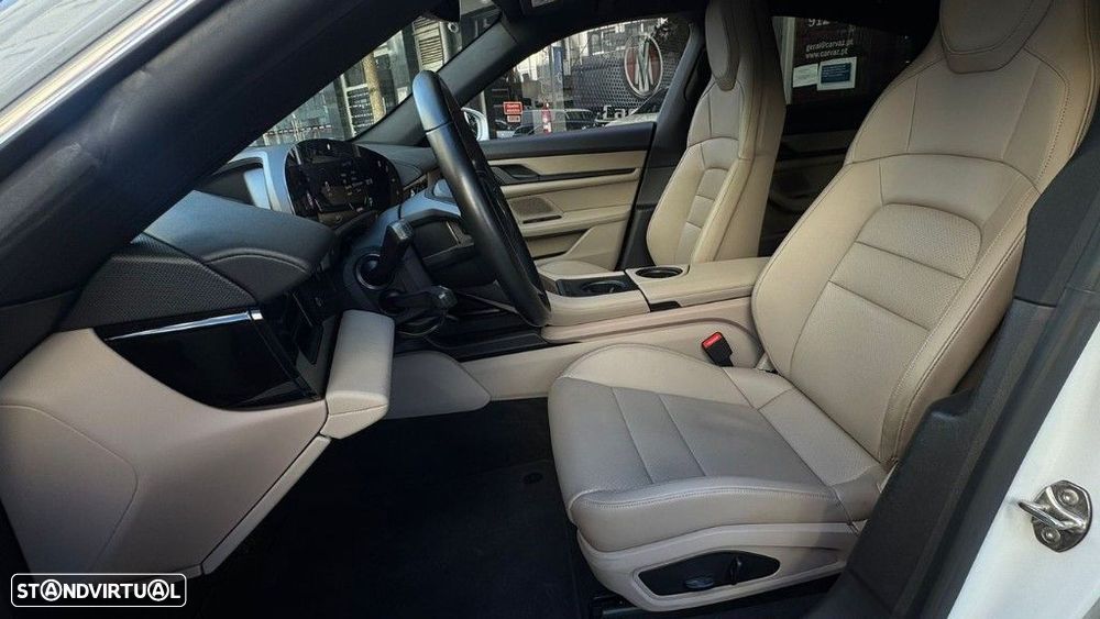 Porsche Taycan Standard - 11