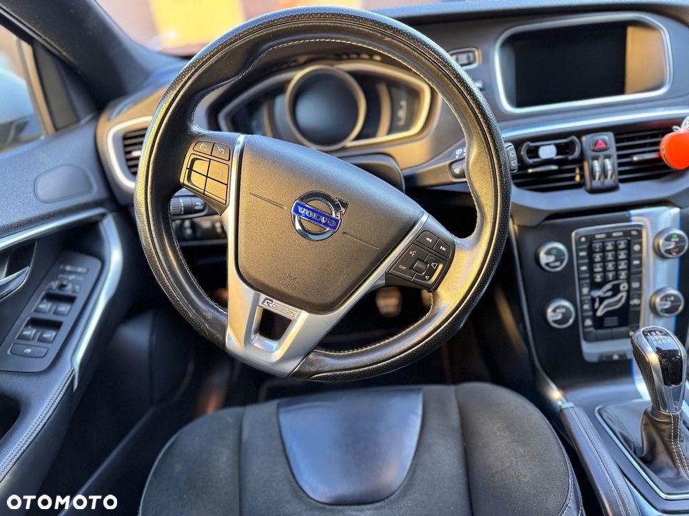 Volvo V40 D2 Drive-E R-Design Momentum - 11