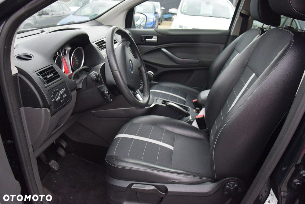 Ford Kuga 2.0 TDCi FWD Titanium - 24