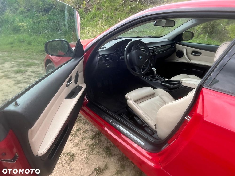 BMW Seria 3 318i Edition Exclusive - 9