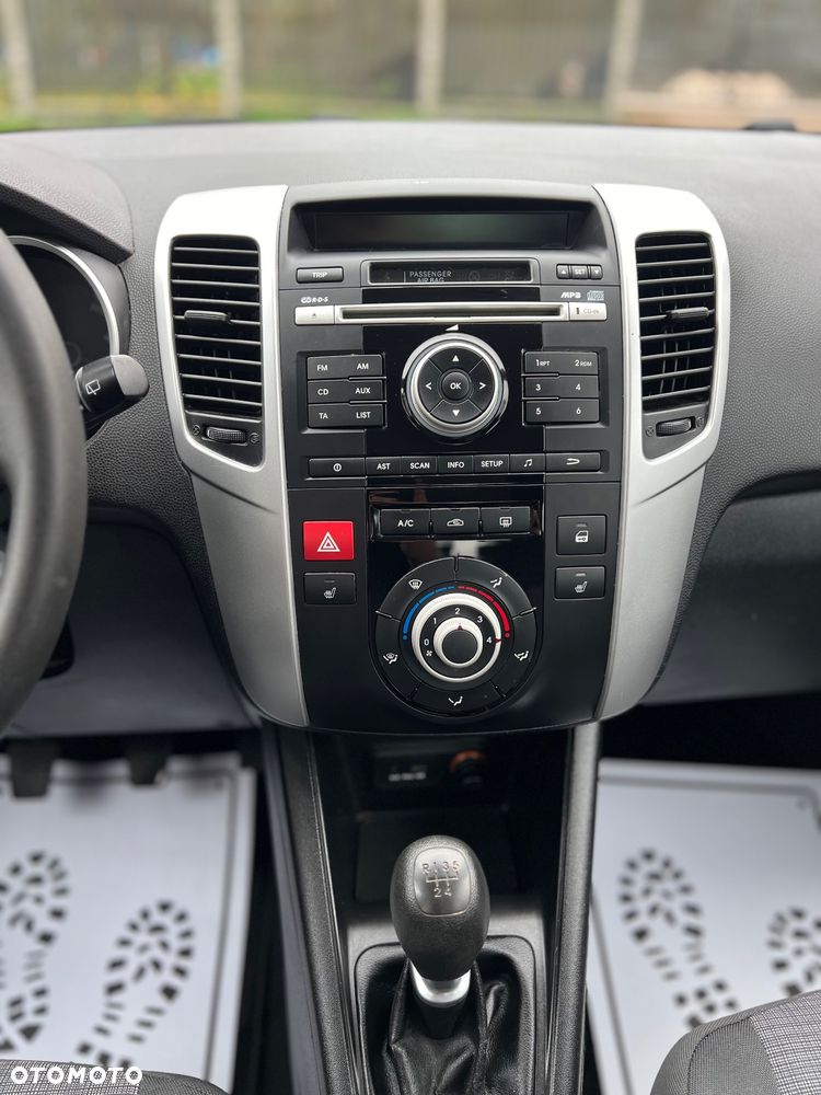 Kia Venga 1.4 CVVT Business Line - 21