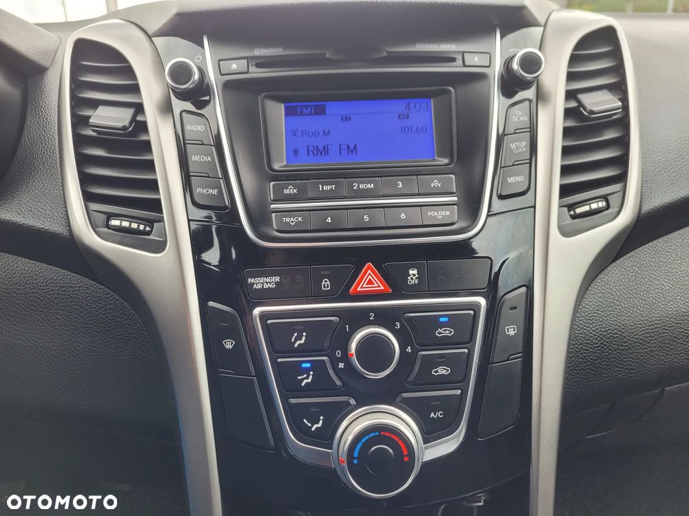 Hyundai i30 i30cw 1.6 Fifa World Cup Edition - 33