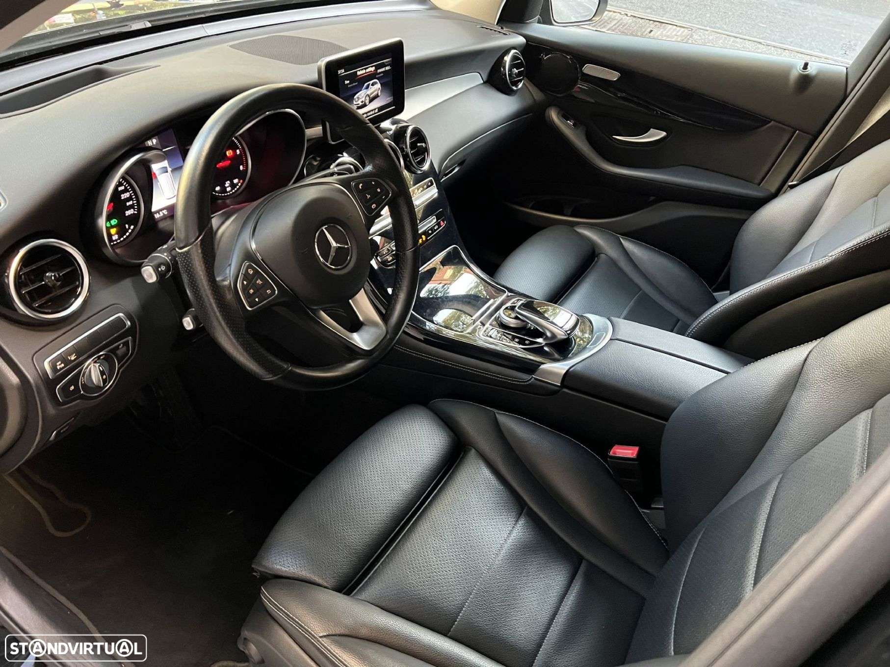 Mercedes-Benz GLC 220 - 16
