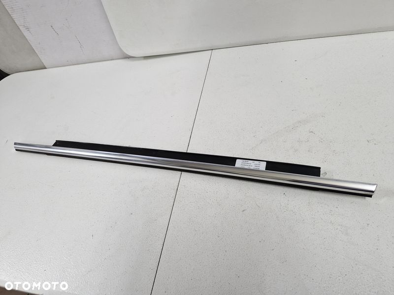 AUDI A3 8V SPORTBACK LISTWA ZGARNIAJĄCA DRZWI LEWY TYŁ LEWA CHROM 8V4853283 - 1