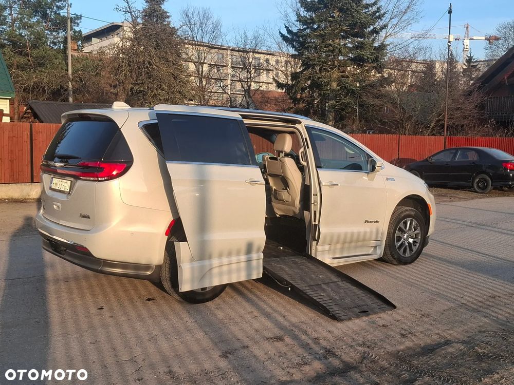 Chrysler Pacifica - 9