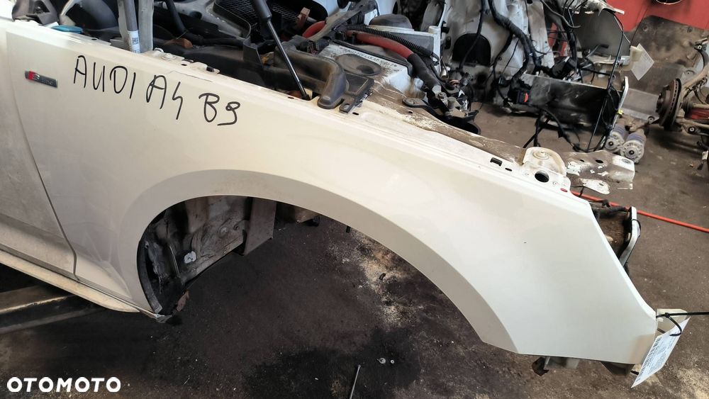 BŁOTNIK PRAWY PRZÓD AUDI A4 B9 S-LINE LS9R - 1