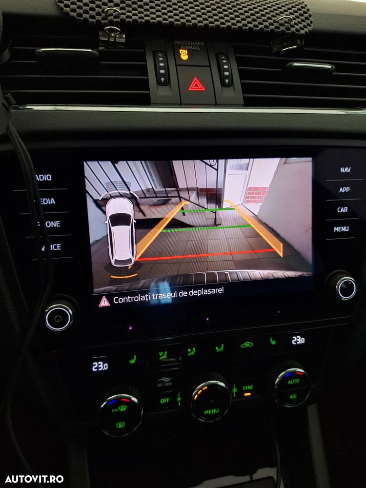 Skoda Octavia 2.0 TDI DSG Tour - 10