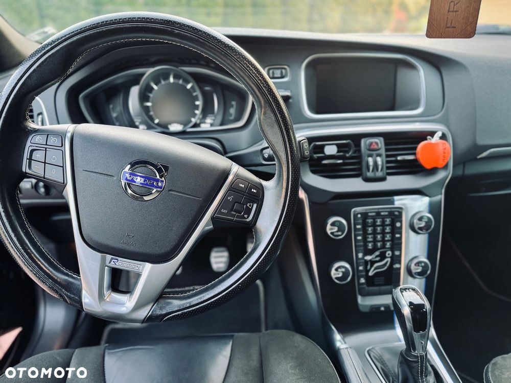 Volvo V40 D2 Drive-E R-Design Momentum - 10