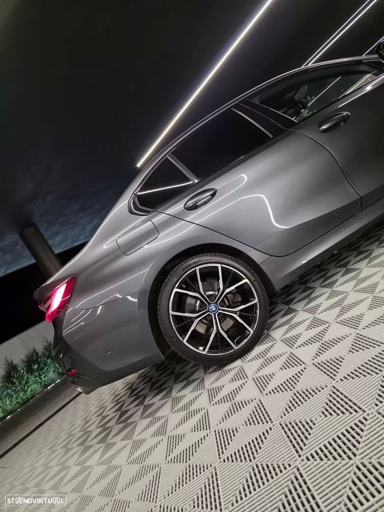 BMW 330 e Line Sport Auto - 14