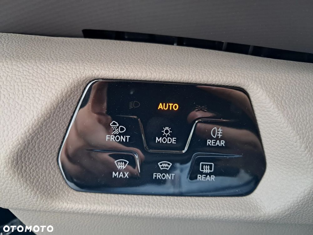 Volkswagen Multivan - 17