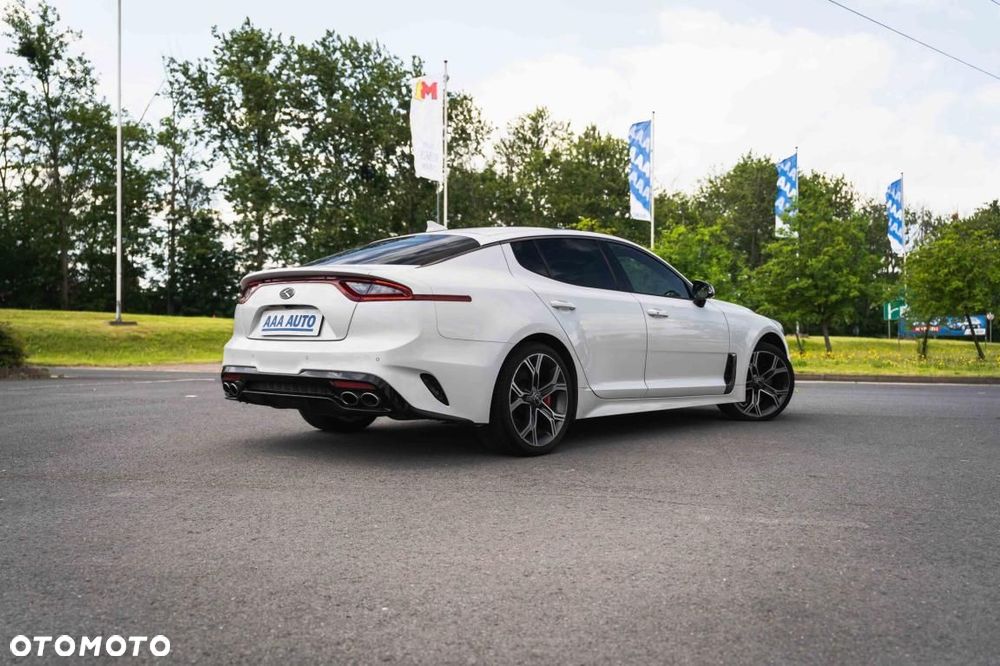 Kia Stinger - 7
