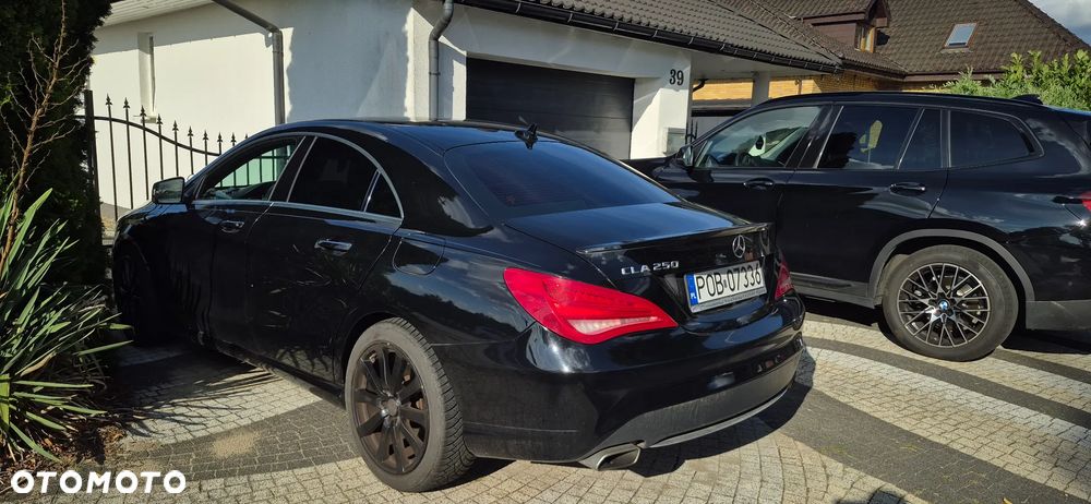 Mercedes-Benz CLA 250 7G-DCT AMG Line - 3