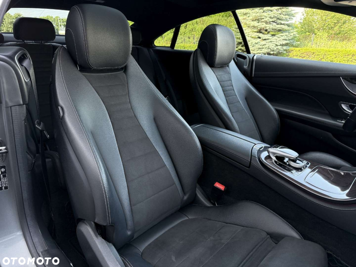 Mercedes-Benz Klasa E 220 d Coupe 9G-TRONIC AMG Line - 29