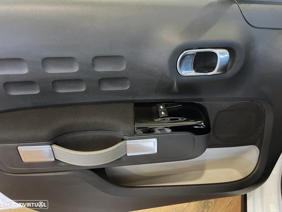 Citroën C3 1.2 PureTech Shine - 21
