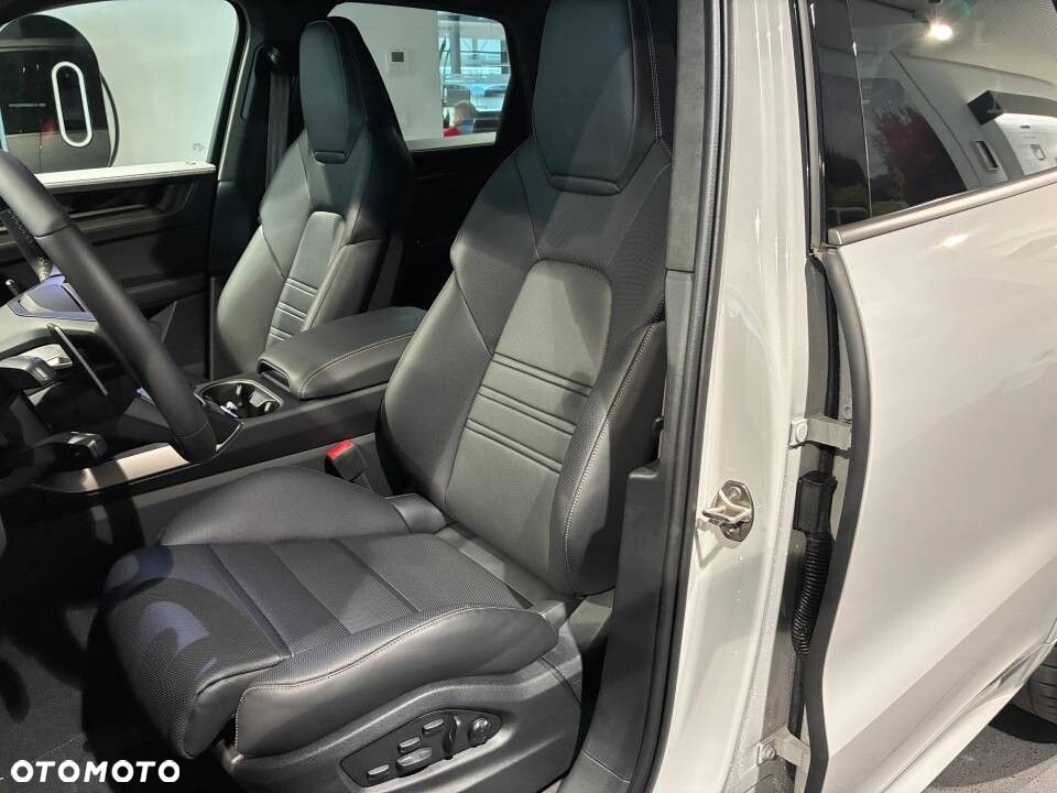 Porsche Cayenne - 8