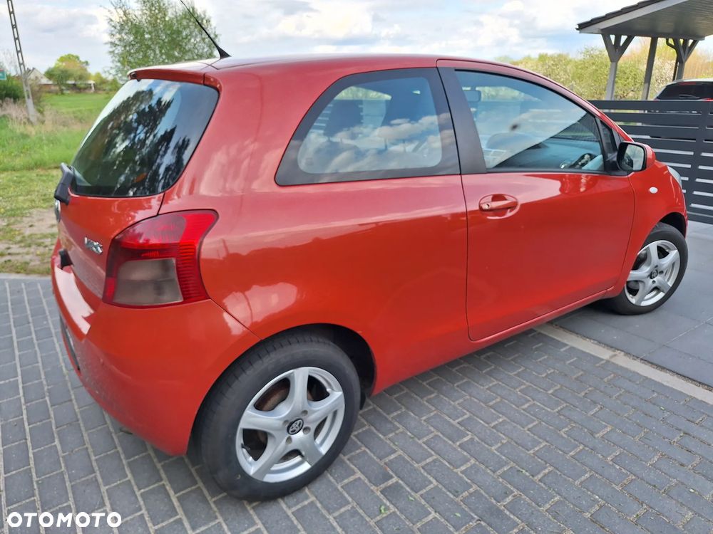 Toyota Yaris 1.3 Sol - 3