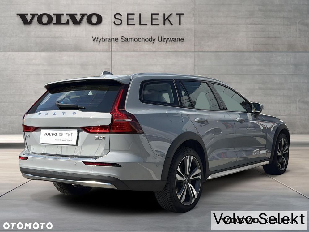 Volvo V60 Cross Country - 9