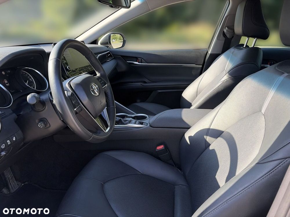 Toyota Camry 2.5 Hybrid Executive CVT - 15