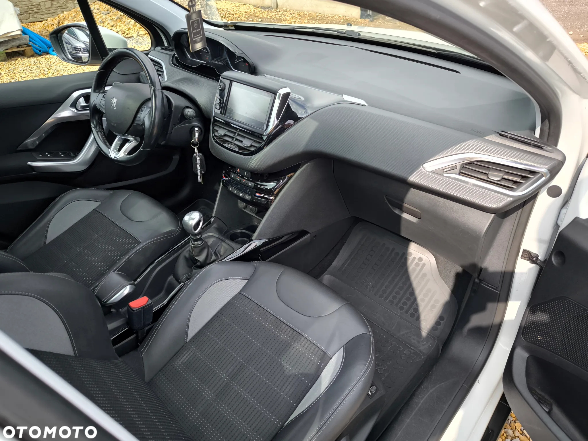 Peugeot 2008 - 14