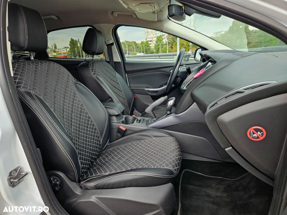 Ford Focus 2.0 TDCI DPF Powershift Titanium - 11
