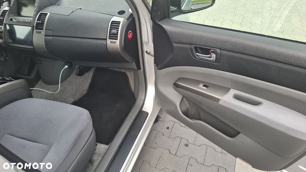 Toyota Prius 1.5 VVT-i Sol - 13