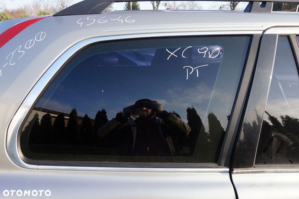 SZYBA KAROSERYJNA TYLNA PRAWA BOCZNA XC90 I 275  VOLVO 2002-2016 - 1