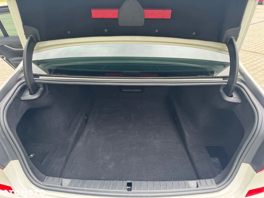 BMW Seria 7 730d xDrive - 17