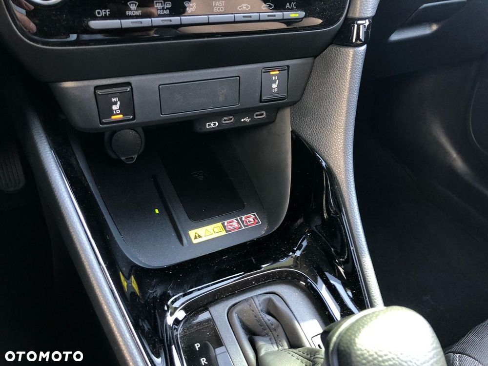Toyota Yaris Hybrid 1.5 Style - 22
