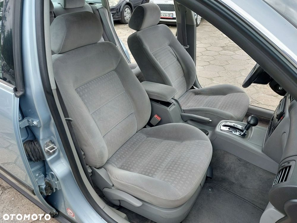 Volkswagen Passat - 16