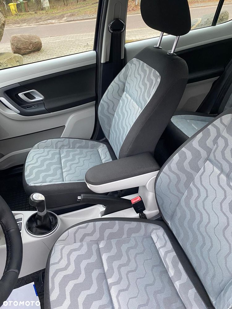 Skoda Fabia 1.2 HTP STYLE Edition - 25