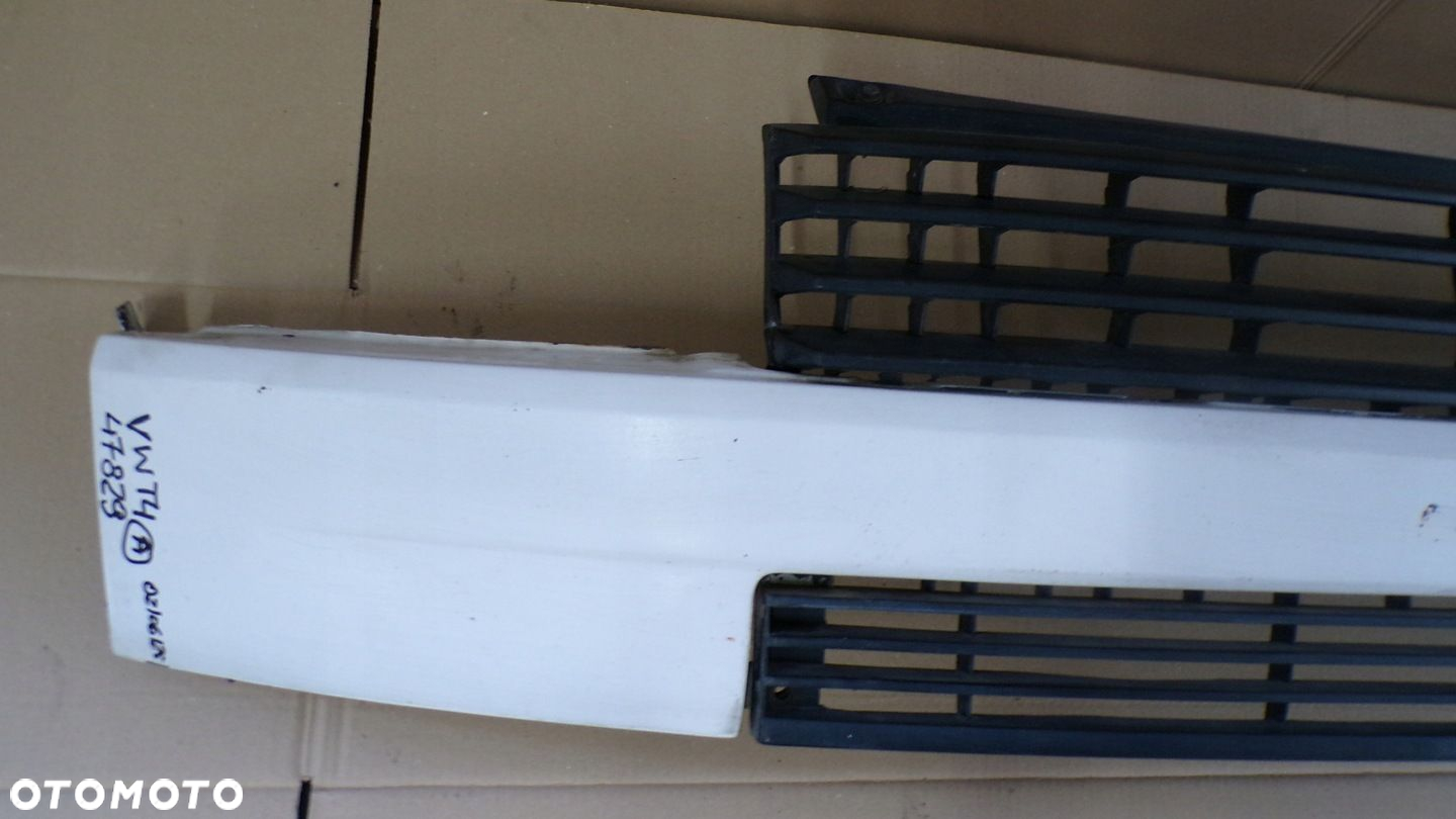 VW TRANSPORTER T4 ATRAPA GRILL - 2