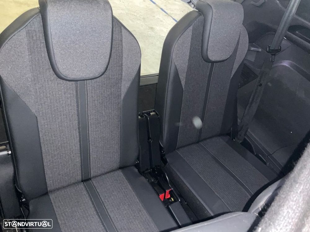 Peugeot 5008 BlueHDI 130 EAT8 GT - 11